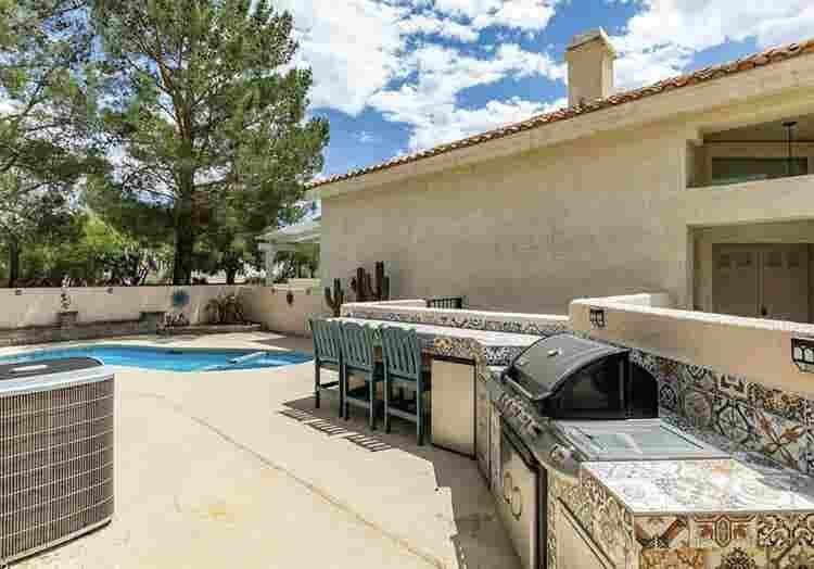 All-Inclusive – Private Bed/Bath