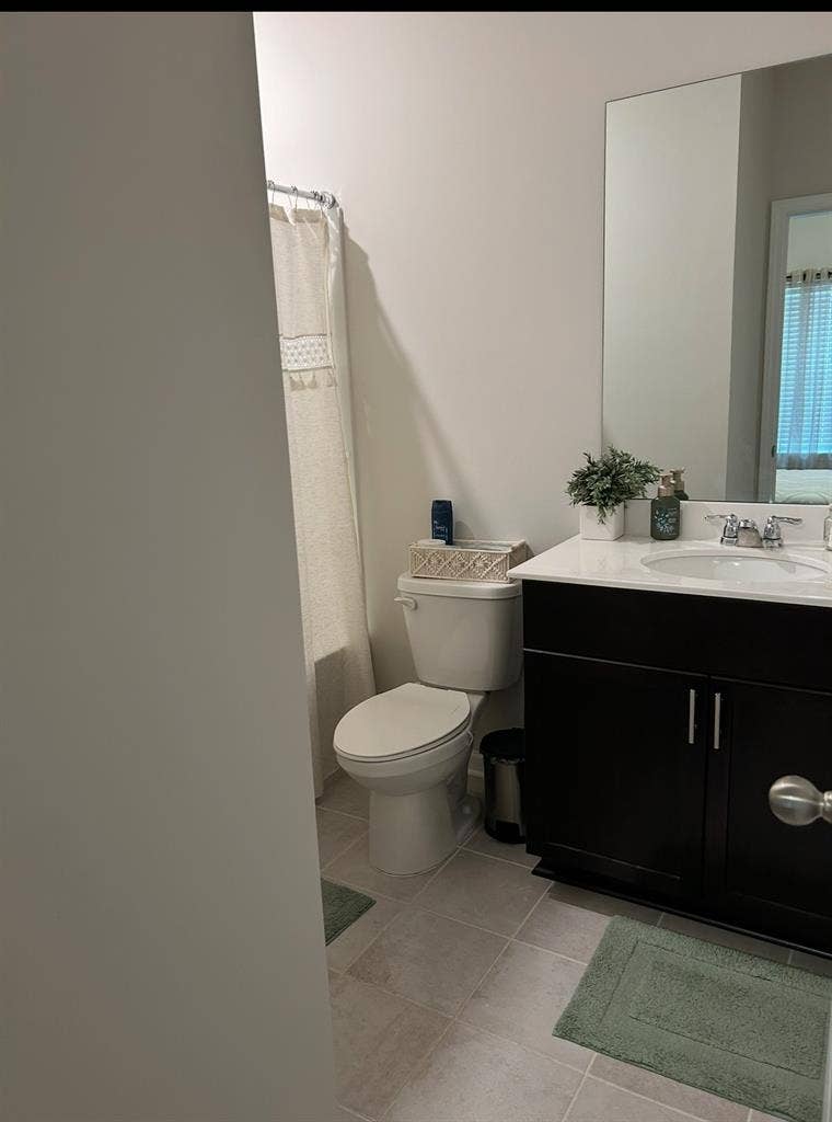 Fully furnished room fort rent