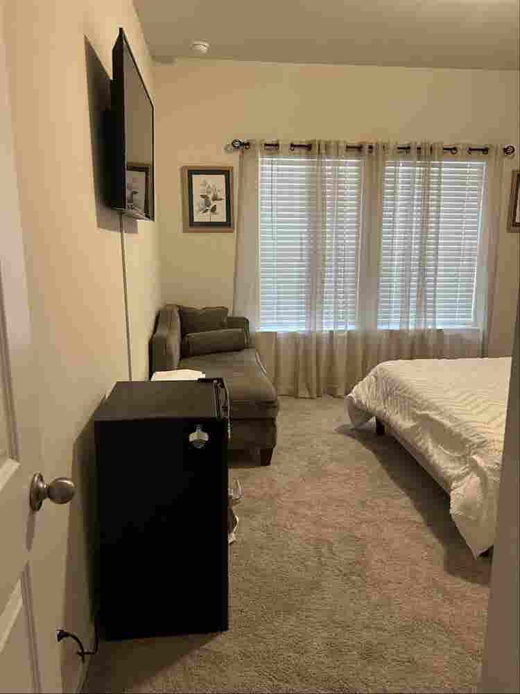 Fully furnished room for rent