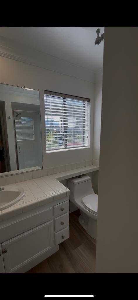 Private room and bath in River Run