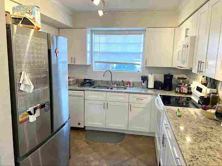 Looking for a roommate!