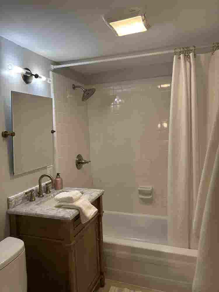 Location! Augusta Rd, mins to GMH