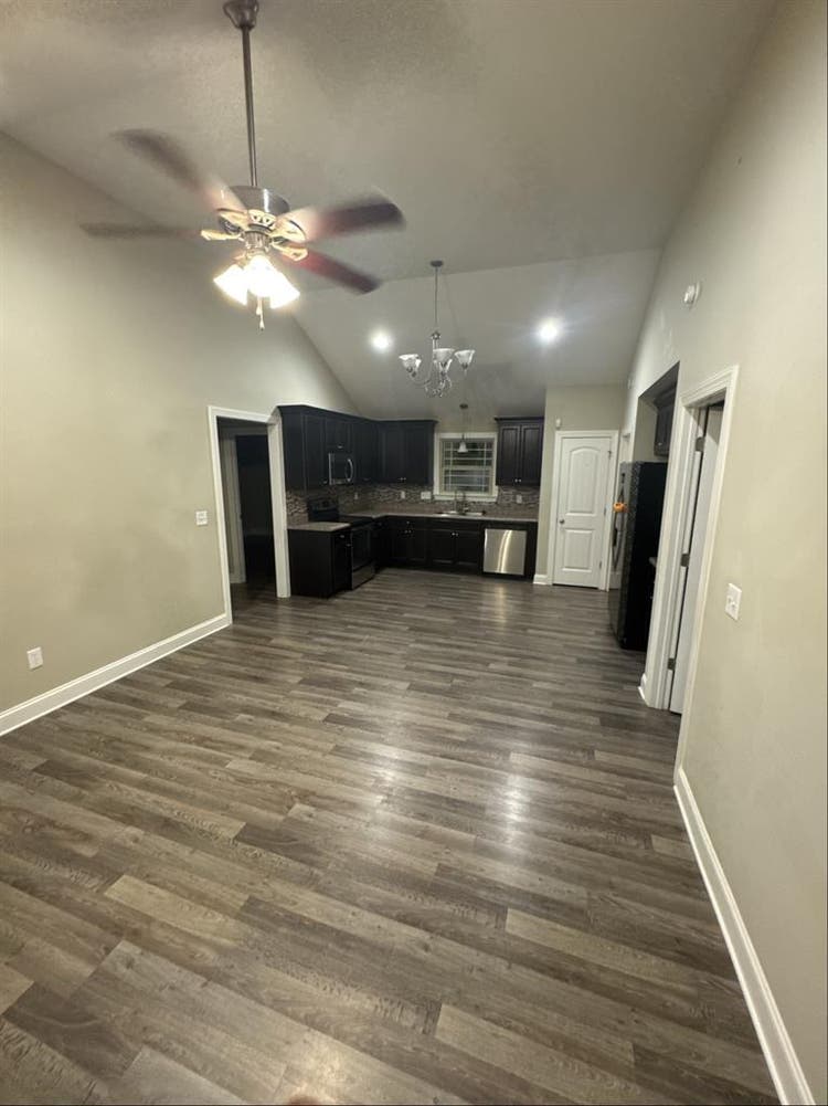 Room with private bathroom/ bills
