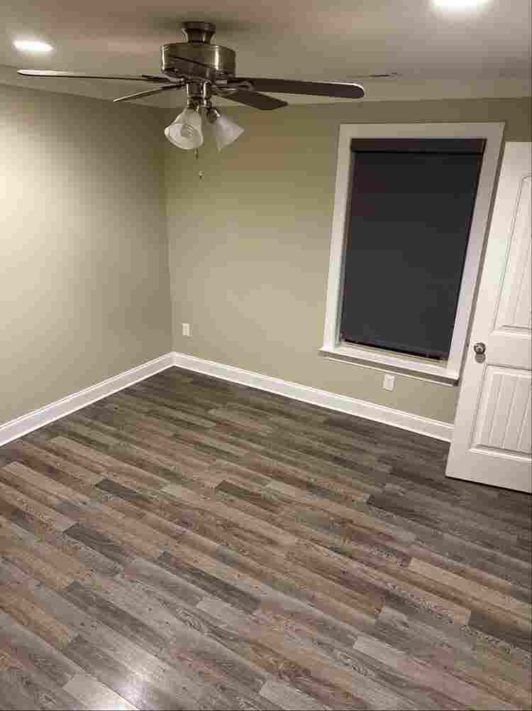 Room with private bathroom/ bills