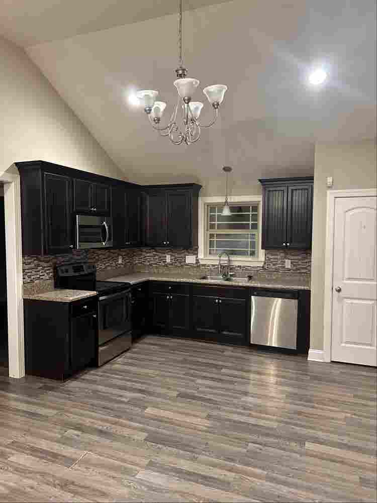 Room with private bathroom/ bills