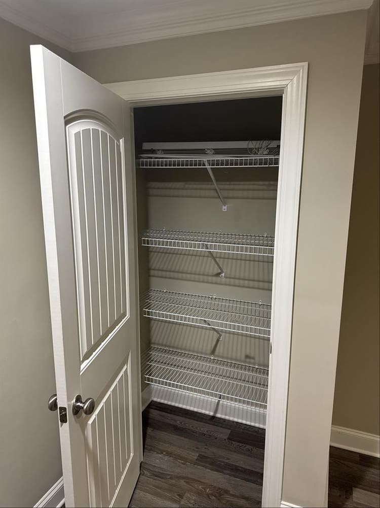 Room with private bathroom/ bills