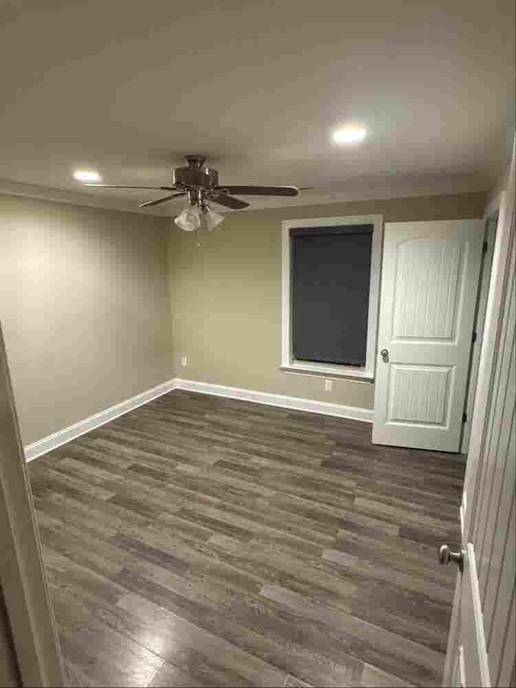Room with private bathroom/ bills