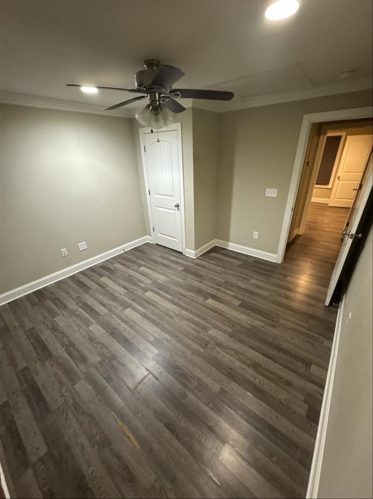 ROOM SHARED BATHROOM BILLS INCLUDED