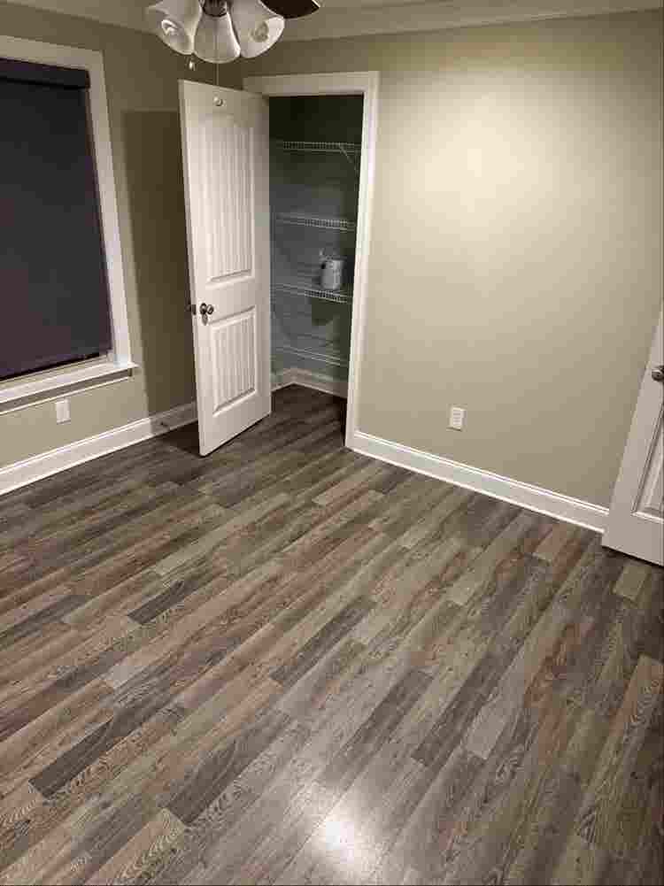 ROOM SHARED BATHROOM BILLS INCLUDED