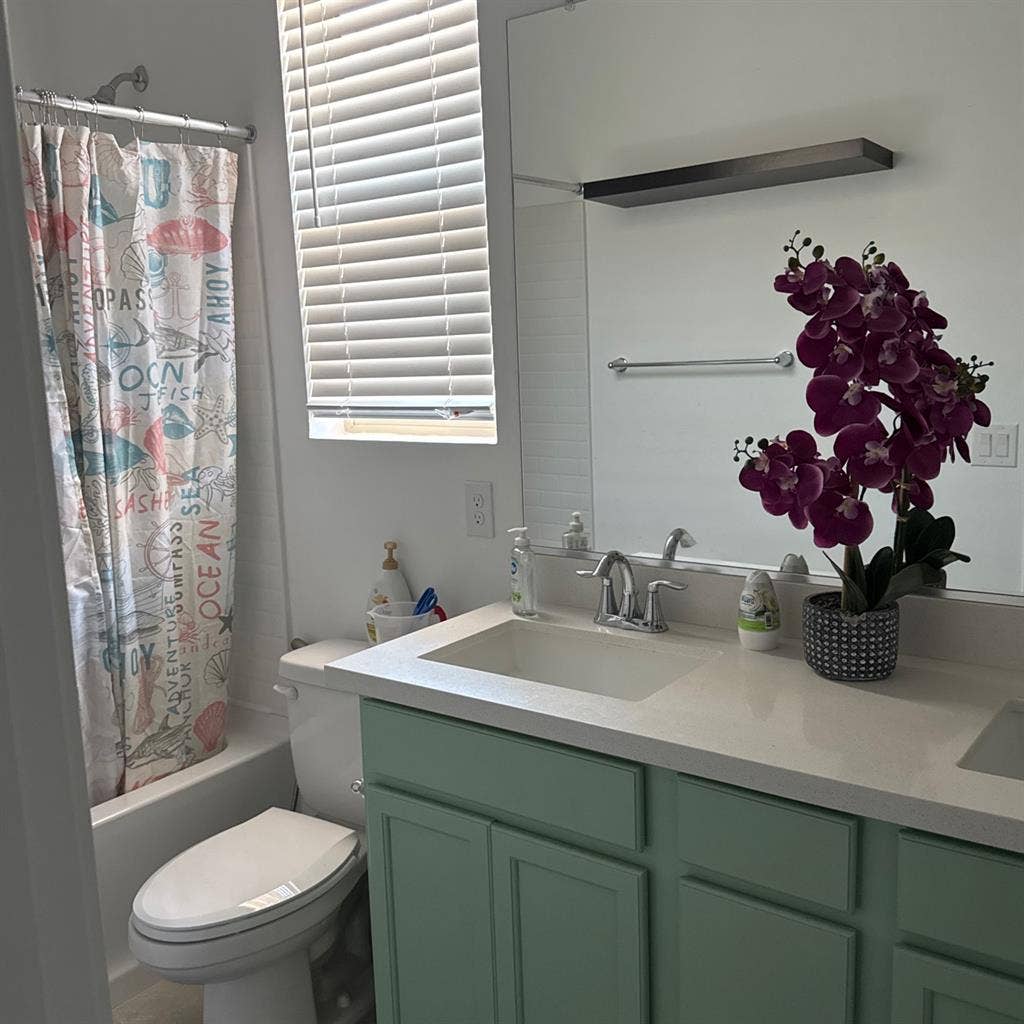 bedroom available for rent