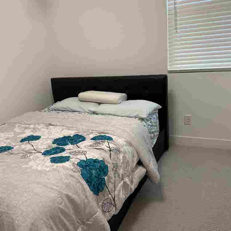 bedroom available for rent