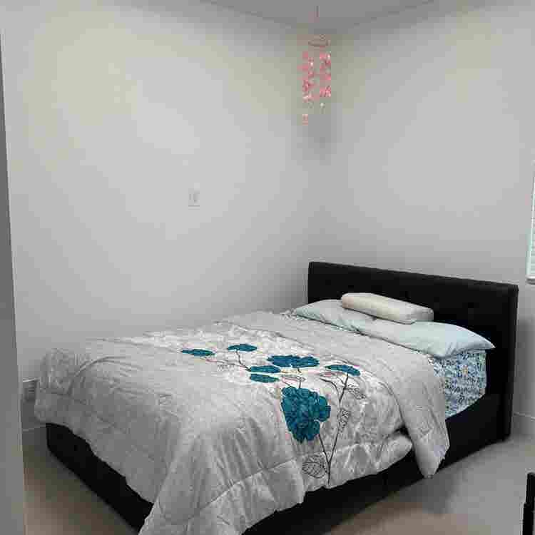bedroom available for rent