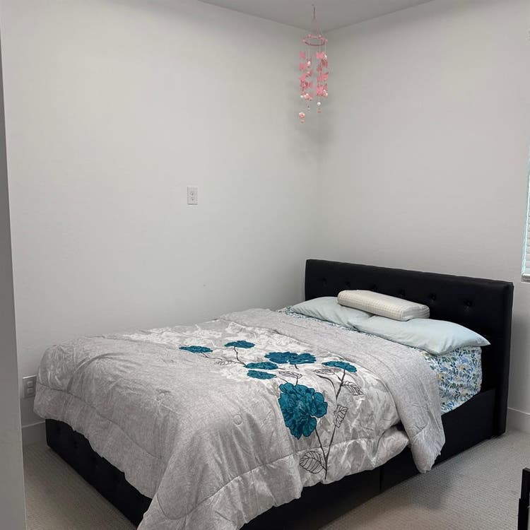 bedroom available for rent