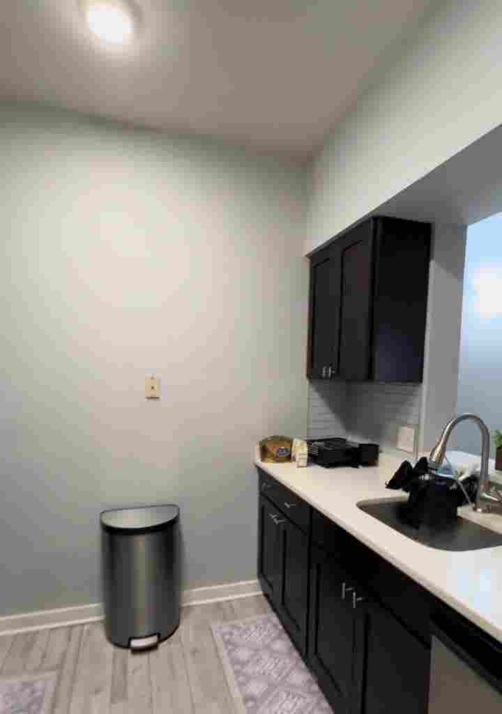 1 Bedroom Apt by New Brunswick NJT