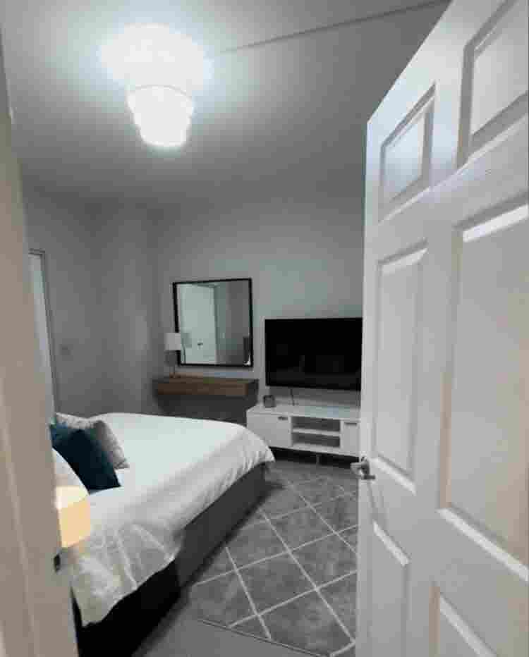 1 Bedroom Apt by New Brunswick NJT
