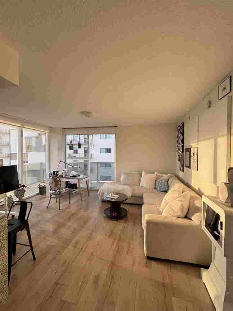 A room for rent for a female.