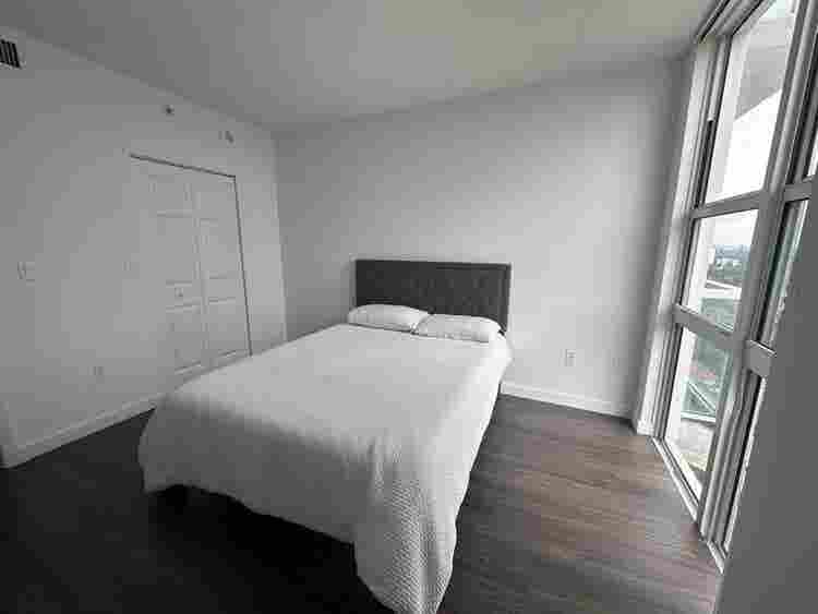 Rent private room in Brickell