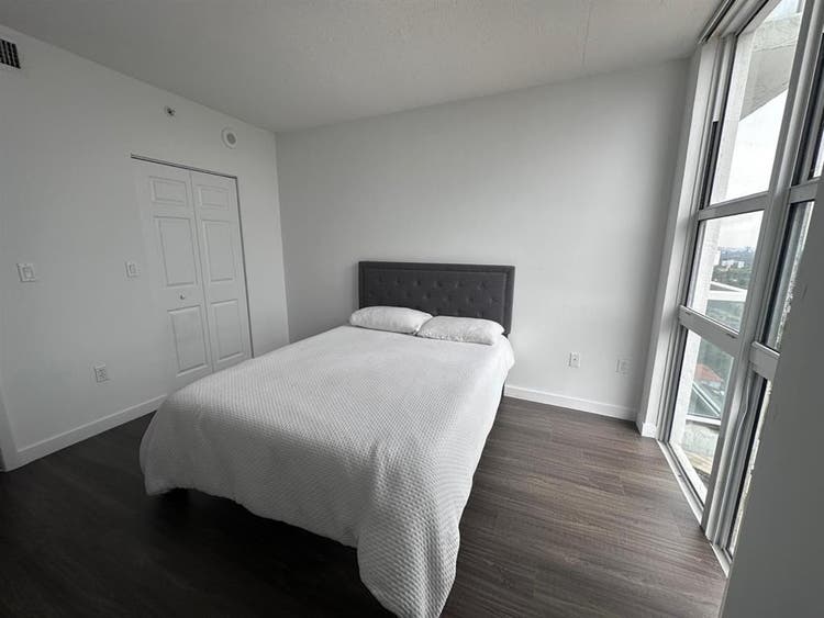 Rent private room in Brickell
