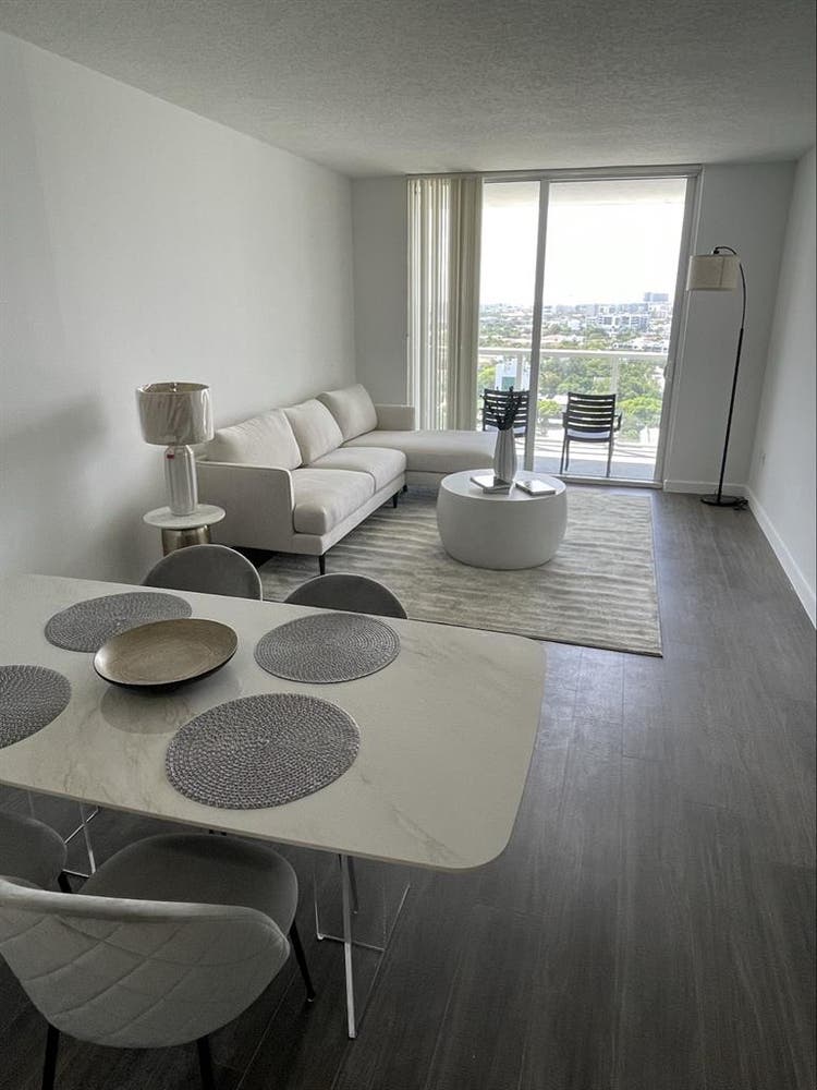 Rent private room in Brickell