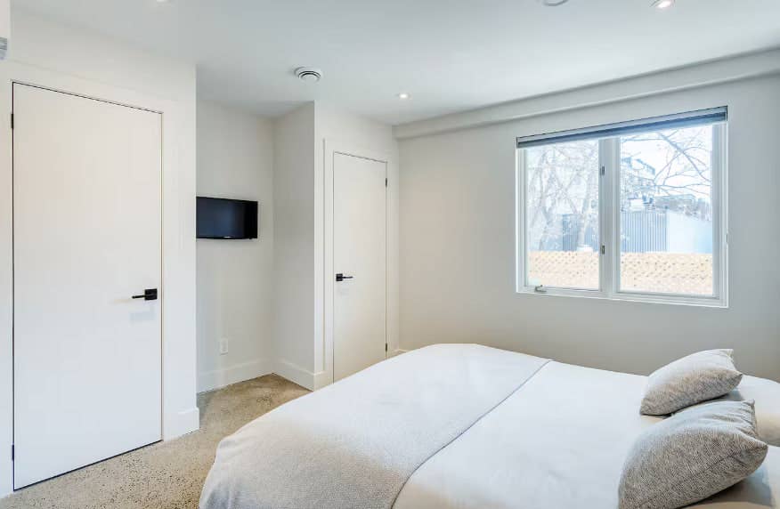 Private room for rent