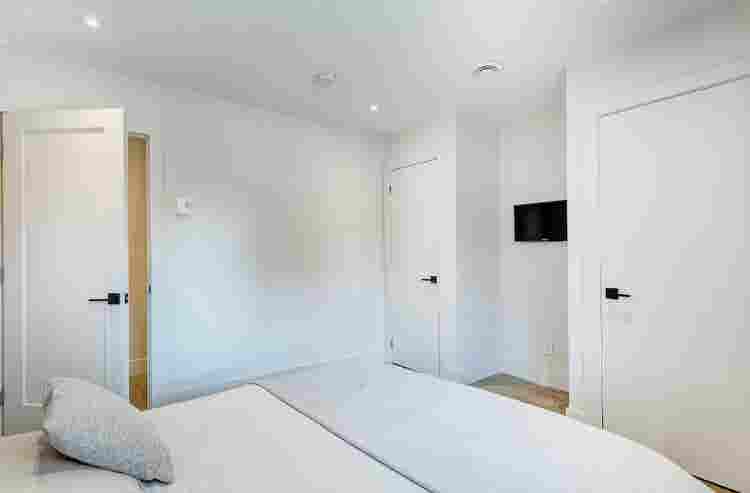 Private room for rent