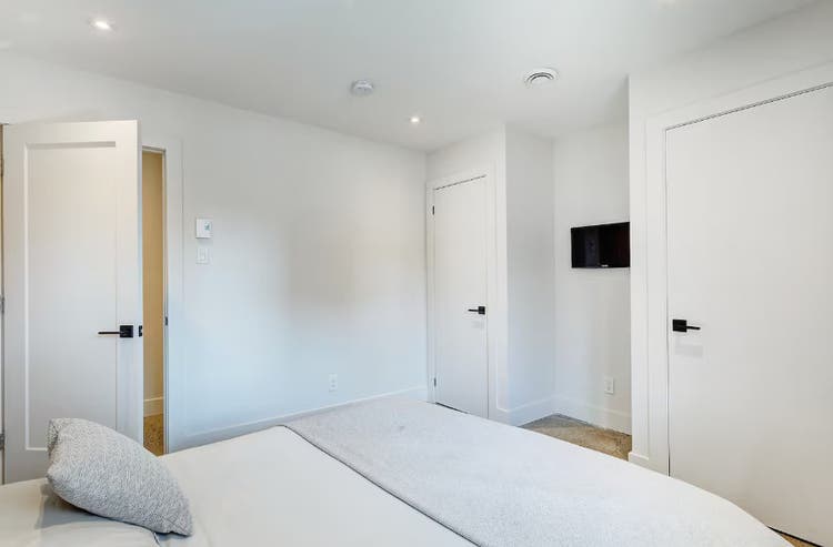 Private room for rent