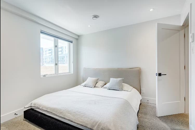 Private room for rent