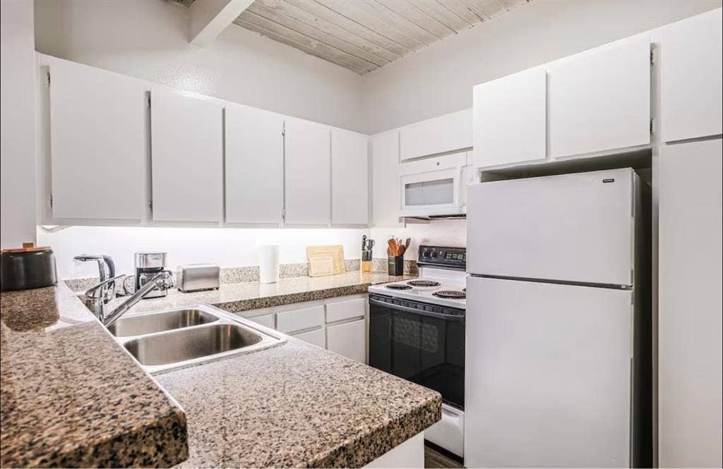 Waterfront Luxury in Marina del Rey