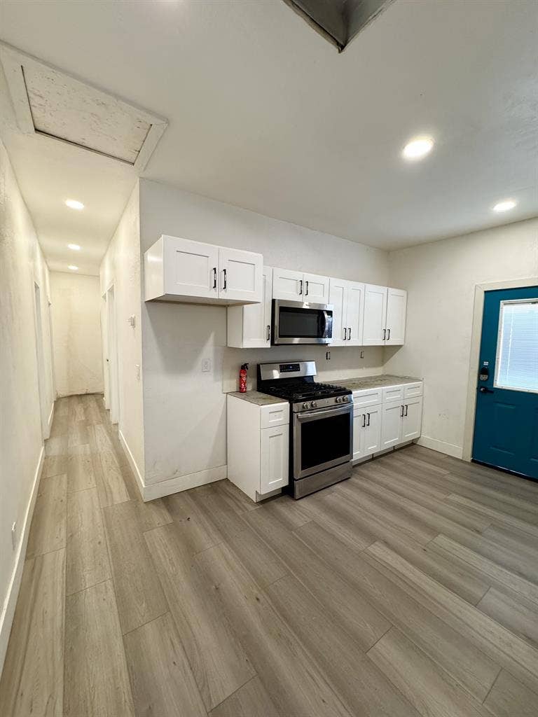 Central Phoenix Furnished Room!