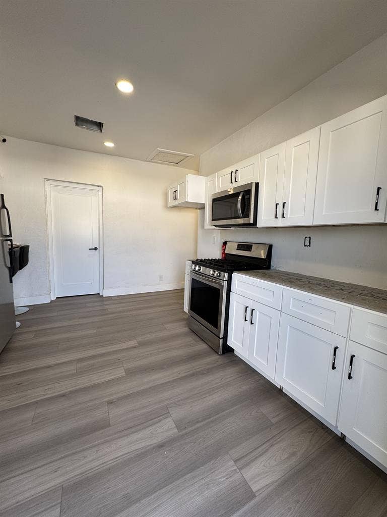 Central Phoenix Furnished Room!