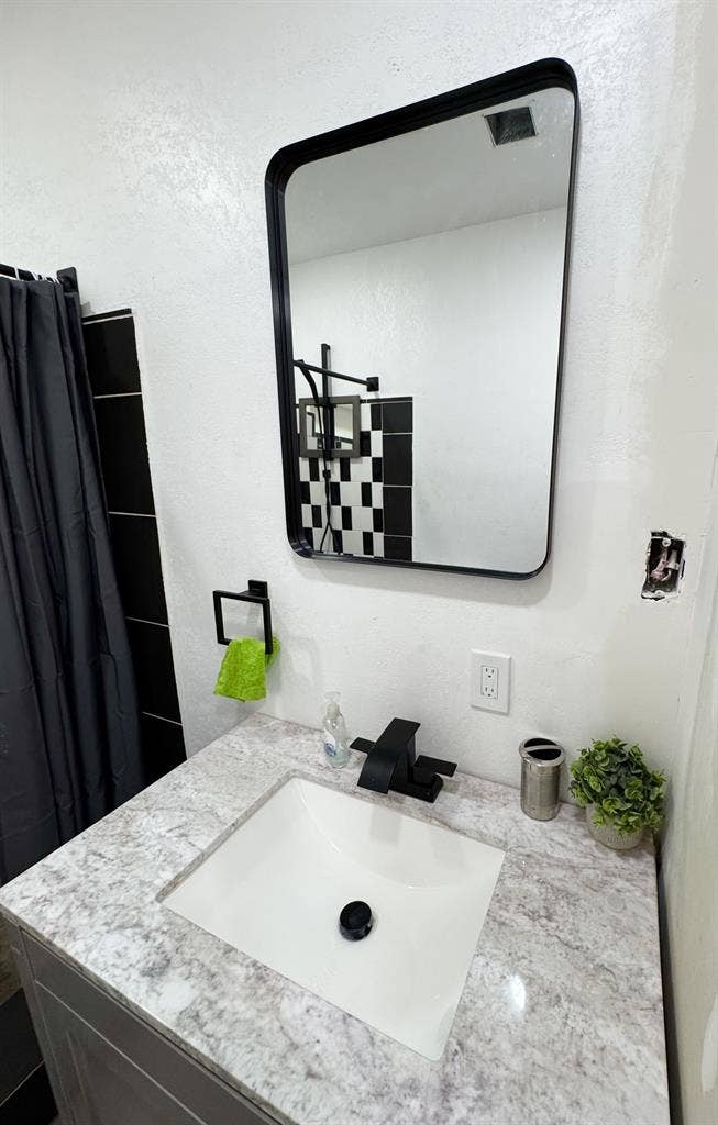 Central Phoenix Furnished Room!