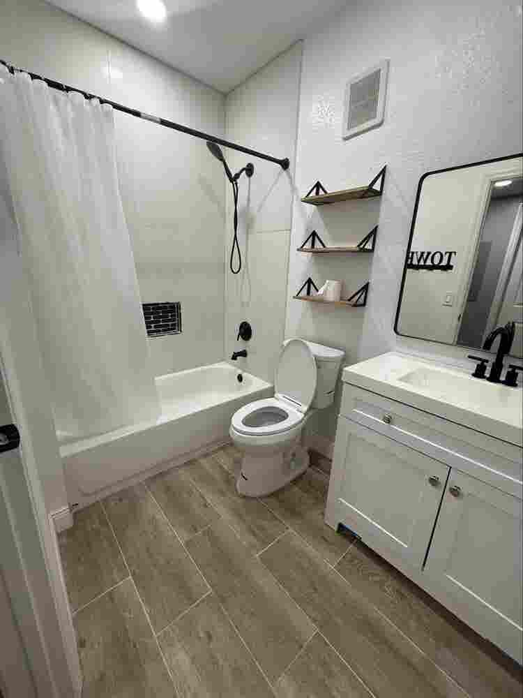 Furnished Bedroom& Private Bathroom