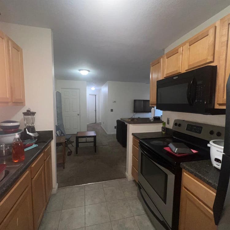 Student friendly room near CMU