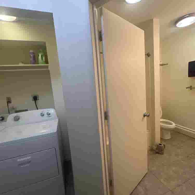 Student friendly room near CMU
