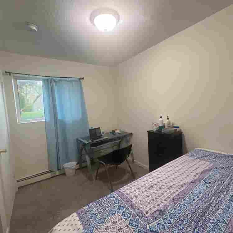 Student friendly room near CMU