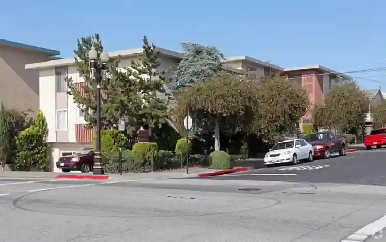 Looking for a Roomate!