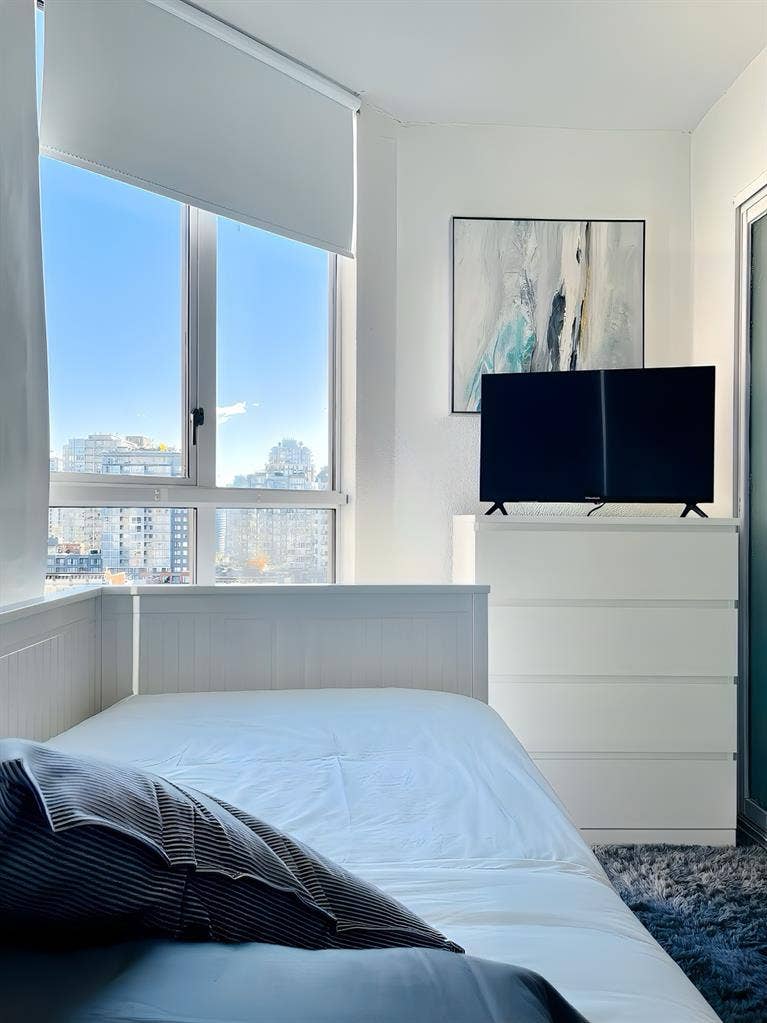 Downtown, Furnished Room.