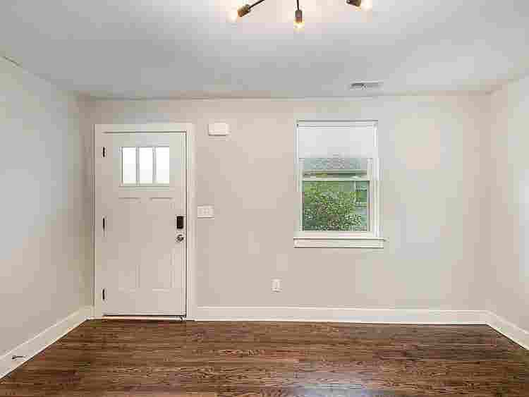 BA Condo – Quiet & Updated
