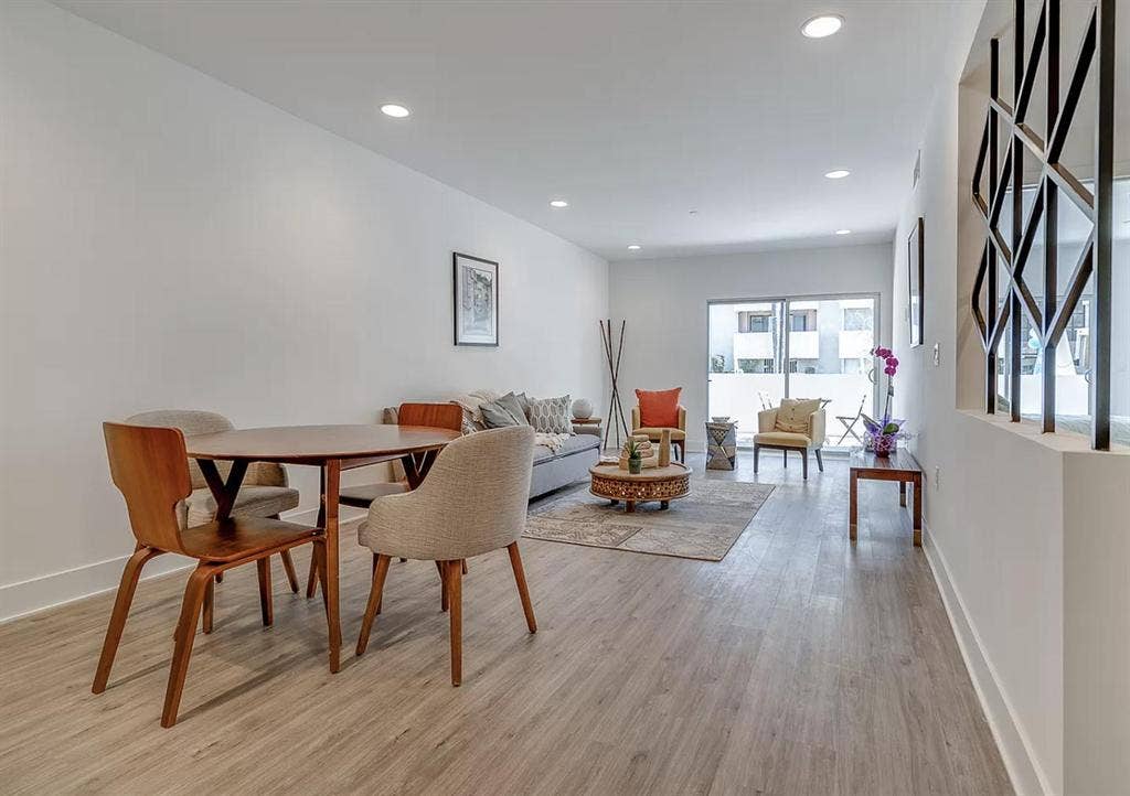 1 BR in Los Angeles