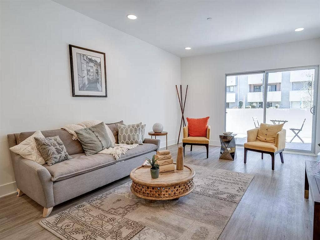 3 BR in Los Angeles