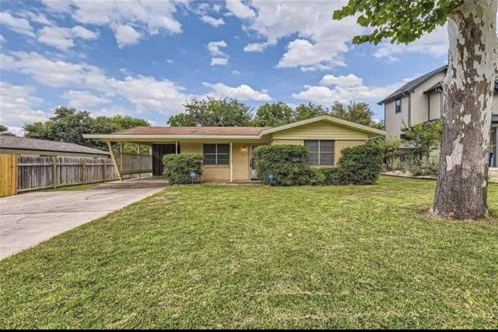 Large furnished room with bathroom