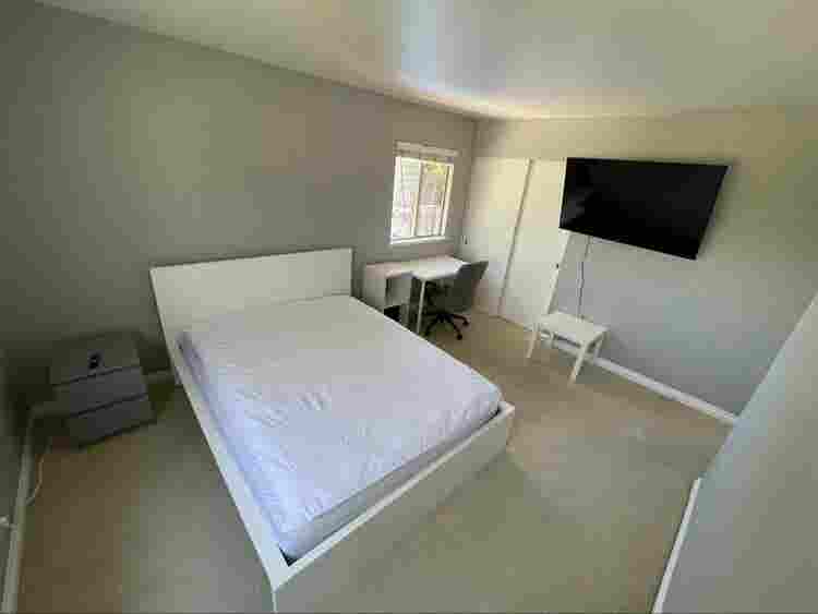 OC LARGE PRIVATE BEDROOM FURNISHED!