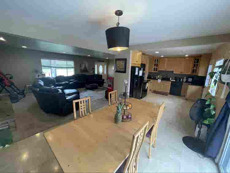 OC LARGE PRIVATE BEDROOM FURNISHED!