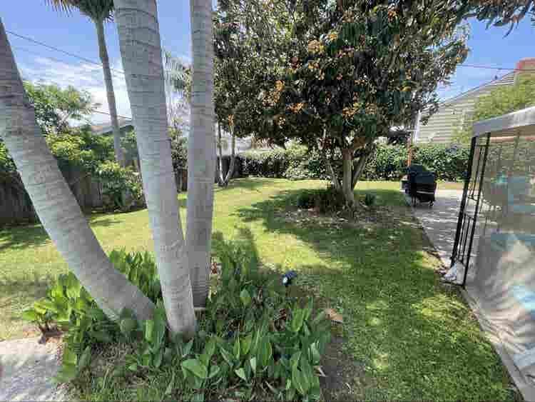 OC LARGE PRIVATE BEDROOM FURNISHED!