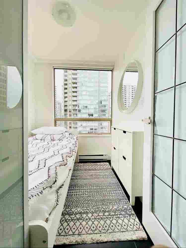 Downtown, Furnished Room
