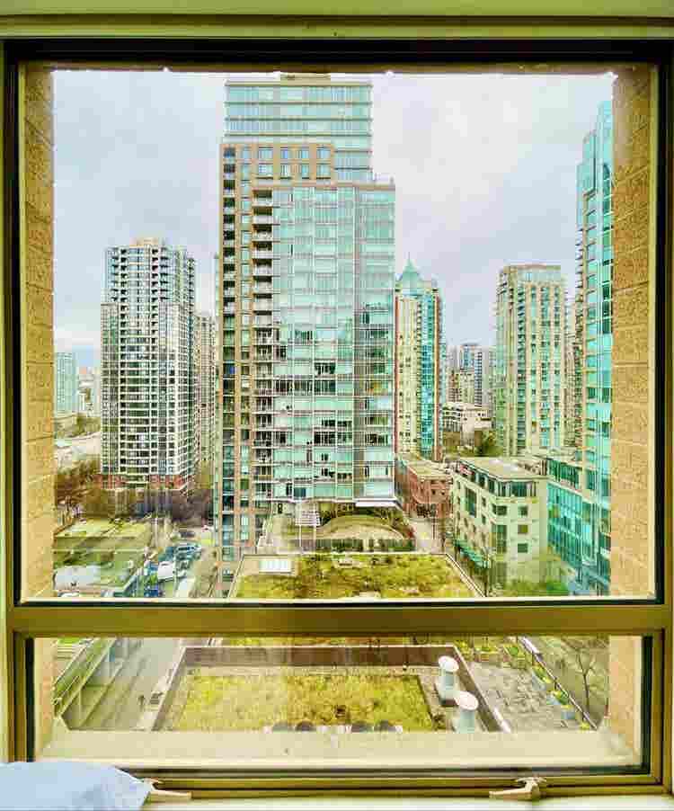 Downtown, Furnished Room