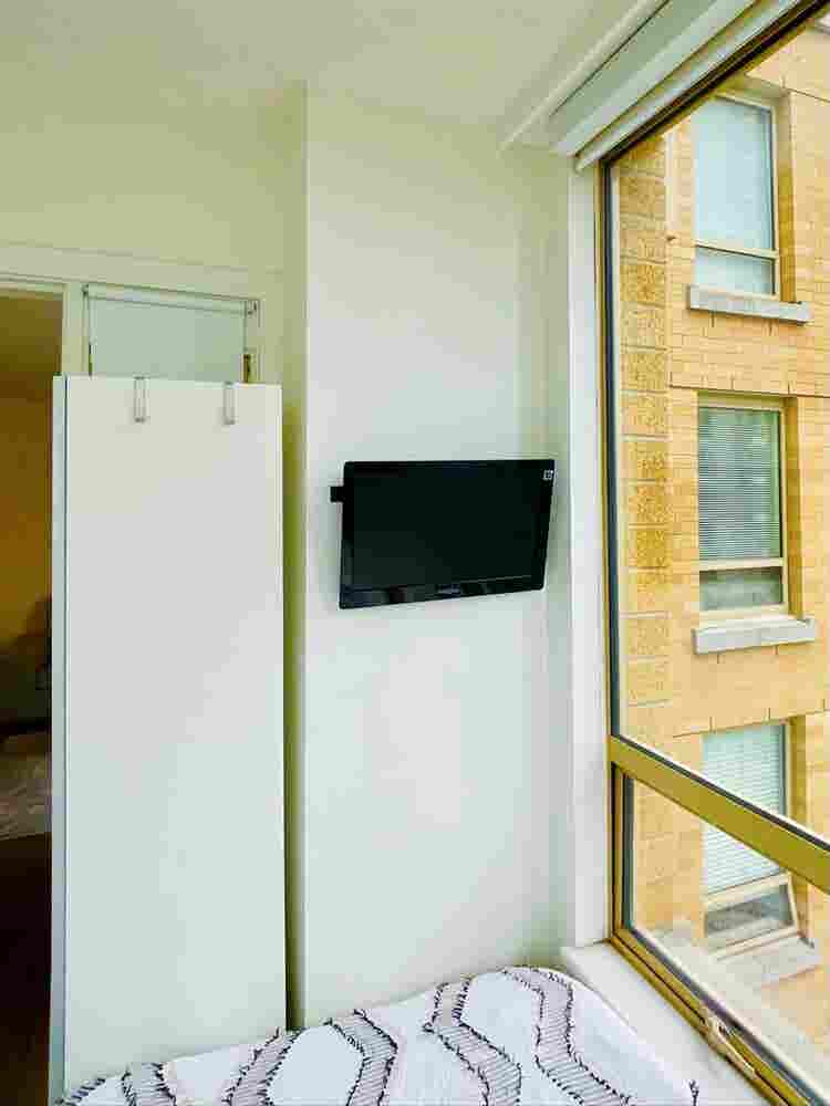 Downtown, Furnished Room