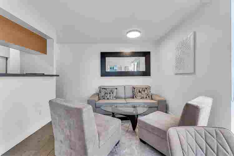 Downtown, Furnished Room