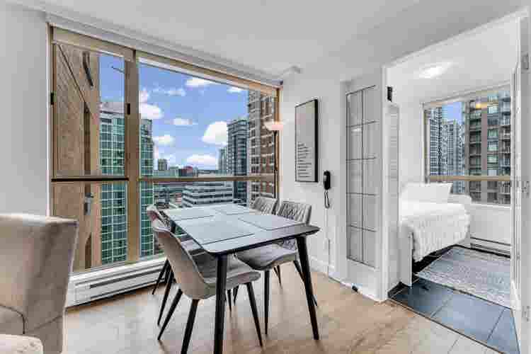 Downtown, Furnished Room