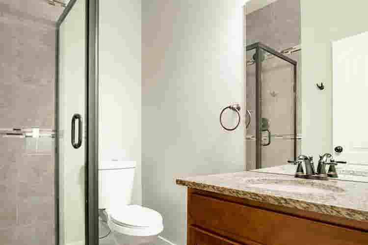 4 BR in Denver